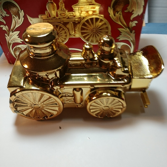 1970's Avon First Volunteer Decanter Tai Winds in Original Box 6 FL.OZ. - Picture 6 of 13